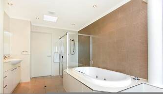 Gallery Resort Style Penthouse no 13