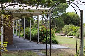The Swans Cottage - Walking Path to Bird Blind