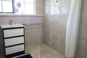 The Swans Cottage - Walking Path to Bird Blind