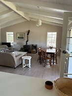 The Swans Cottage - Walking Path to Bird Blind