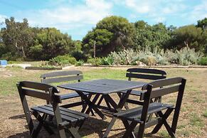 The Swans Cottage - Walking Path to Bird Blind