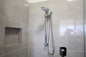 The Swans Cottage - Walking Path to Bird Blind