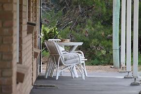 The Swans Cottage - Walking Path to Bird Blind