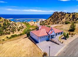 The Darling of Marina - A Hilltop and Sea Getaway