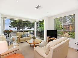 Breeze Beachfront Apartment no 1 - First Floor