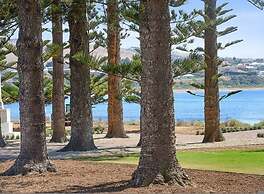 Breeze Beachfront Apartment no 1 - First Floor