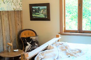 Adelaide Hills Camellia Cottage Wifi