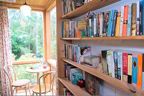 Adelaide Hills Camellia Cottage Wifi