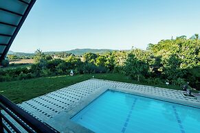 Commune18 Resorts