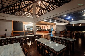 Commune18 Resorts