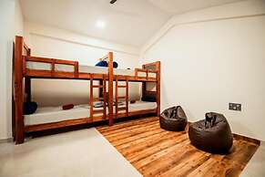 Commune18 Resorts