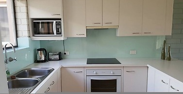 South Seas - Port Elliot Beachfront Apt - Wifi