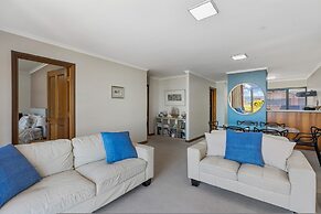 By The Sea Beachfront Apartment Wifi