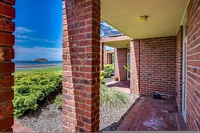 By The Sea Beachfront Apartment Wifi