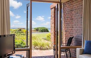 By The Sea Beachfront Apartment Wifi