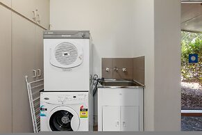 By The Sea Beachfront Apartment Wifi