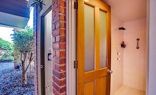 By The Sea Beachfront Apartment Wifi