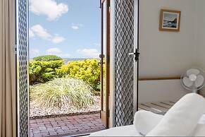 By The Sea Beachfront Apartment Wifi