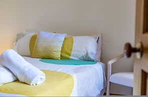 By The Sea Beachfront Apartment Wifi