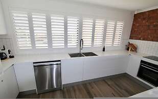 Southern Sands Beachfront Apartment