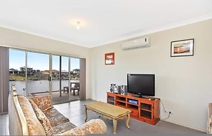 Waterfront Retreat - Private Jetty - Wifi