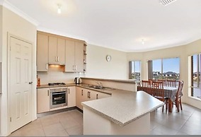 Waterfront Retreat - Private Jetty - Wifi