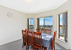 Waterfront Retreat - Private Jetty - Wifi