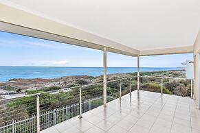 Avaya Sellicks Beachfront Getaway- Wifi
