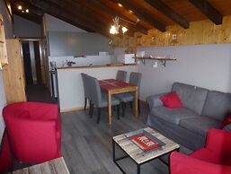 Mystical Apartment With Mountain View