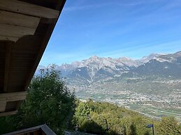 Chalet With Mesmerizing Mountain View