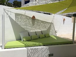 Holiday Home With Spacious Pool