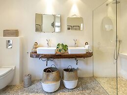 Stylish Holiday Home With Deia Views