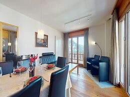 Apartment With Front Balcony