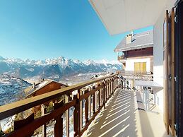 Apartment With Front Balcony