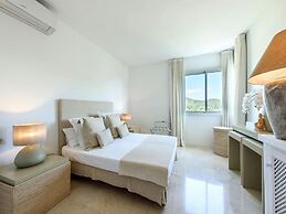 Magnificent Holiday Home With View