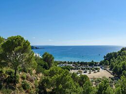 Magnificent Holiday Home With View