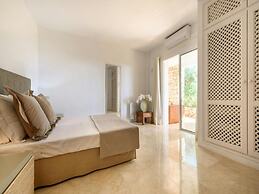 Magnificent Holiday Home With View