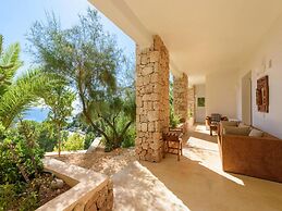 Magnificent Holiday Home With View