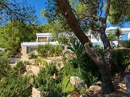 Magnificent Holiday Home With View