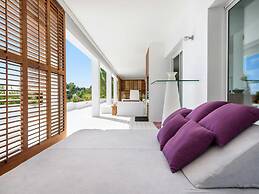 Magnificent Holiday Home With View