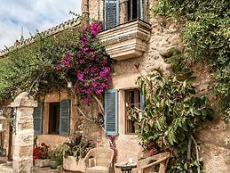 Holiday Home With Outdoor Jacuzzi