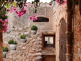 Holiday Home With Outdoor Jacuzzi