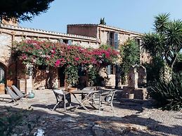 Holiday Home With Outdoor Jacuzzi