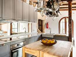 Holiday Home With Outdoor Jacuzzi