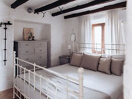 Holiday Home With Outdoor Jacuzzi