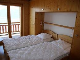 Welcoming Apartment With Views