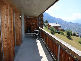 Welcoming Apartment With Views