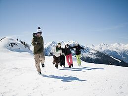 Gorgeous Apartment Amidst Valleys