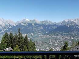Gorgeous Apartment Amidst Valleys