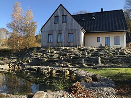 Beautiful Villa With Transportation Facilities